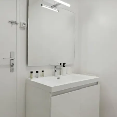 Apartament Charming One Bedroom Flat - Porte Versailles *